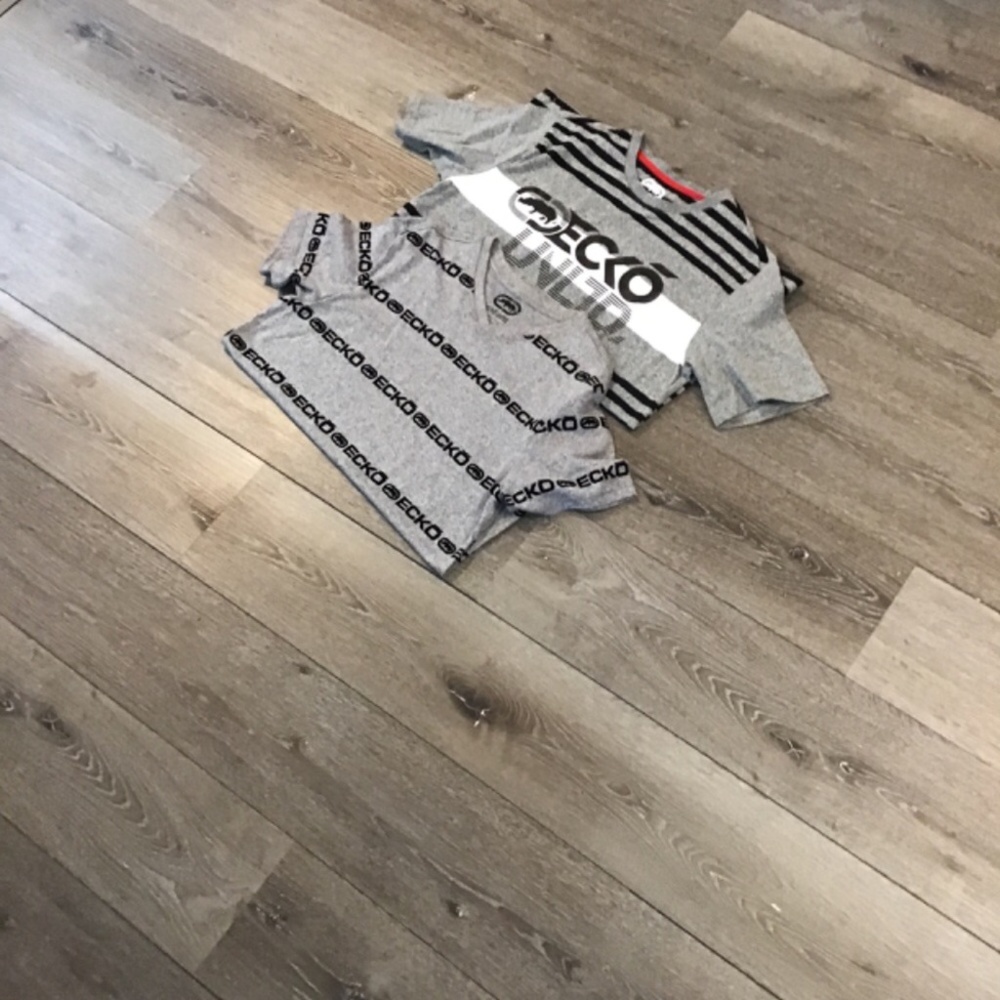 T shirt lot of 2